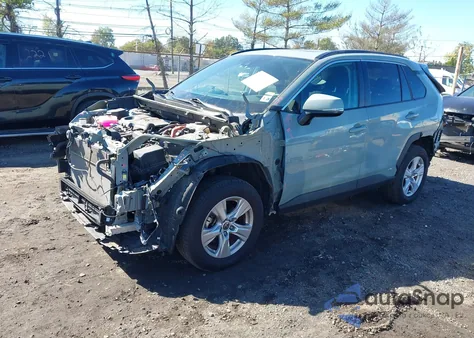 2021 Toyota Rav4 Hybrid Xle z USA, uszkodzony, nr VIN 4T3RWRFV1MU024113